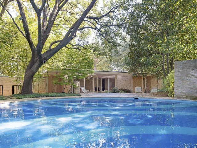 10300-Strait-Lane-pool