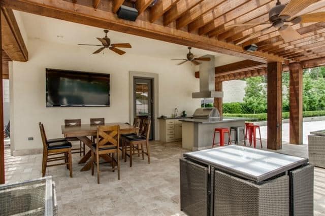 Outdoor-Kitchen
