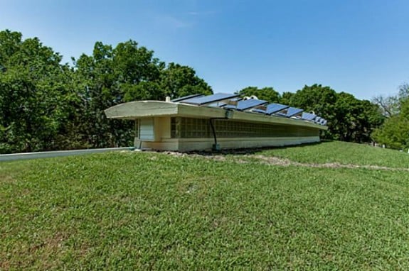 2001-N.-Buckner-Roof-575x382