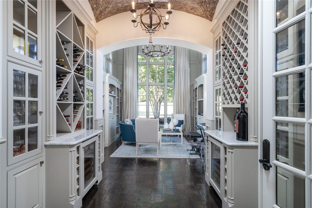 2001-Navasota-Court-overview