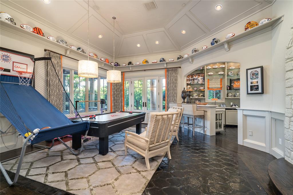 2001-Navasota-Court-overview