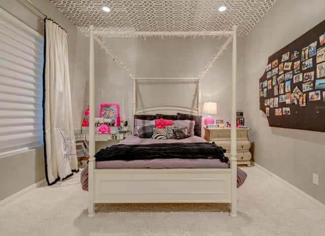 2006-Brazos-girs-room