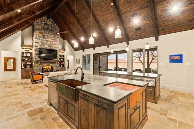 640x500-large-vertical-overlay-1-1