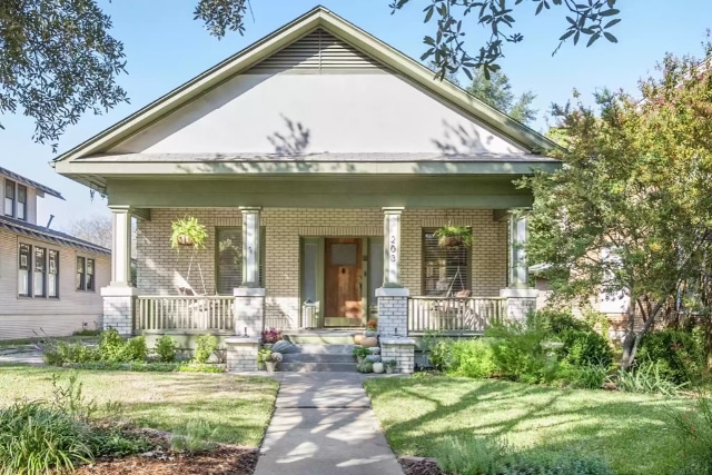 203-S.-Winnetka-Ave-1