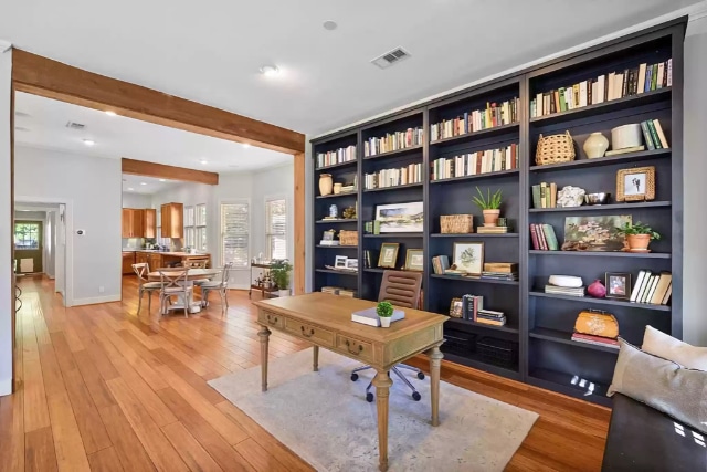 203-S.-Winnetka-Ave-1