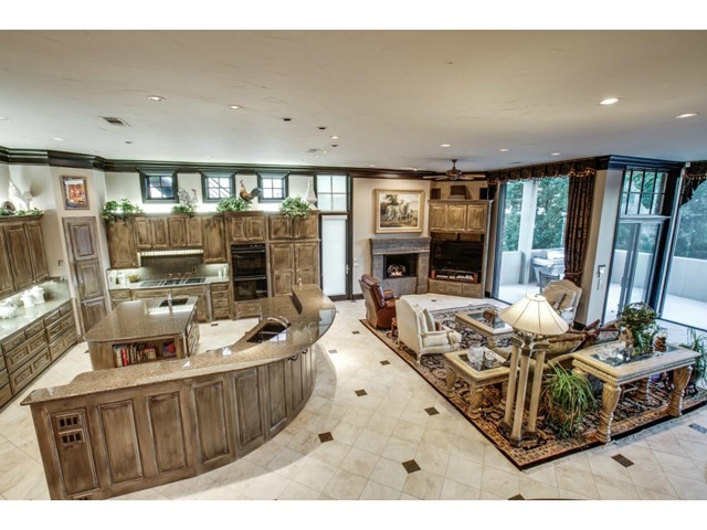 205-Pecan-Kitchen-Family