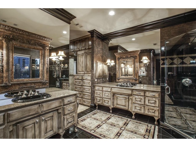 205-Pecan-Master-bath-2