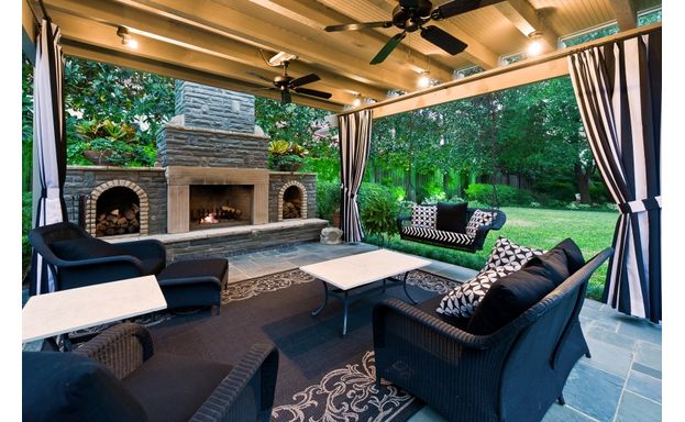20backyard-fireplace3.jpg