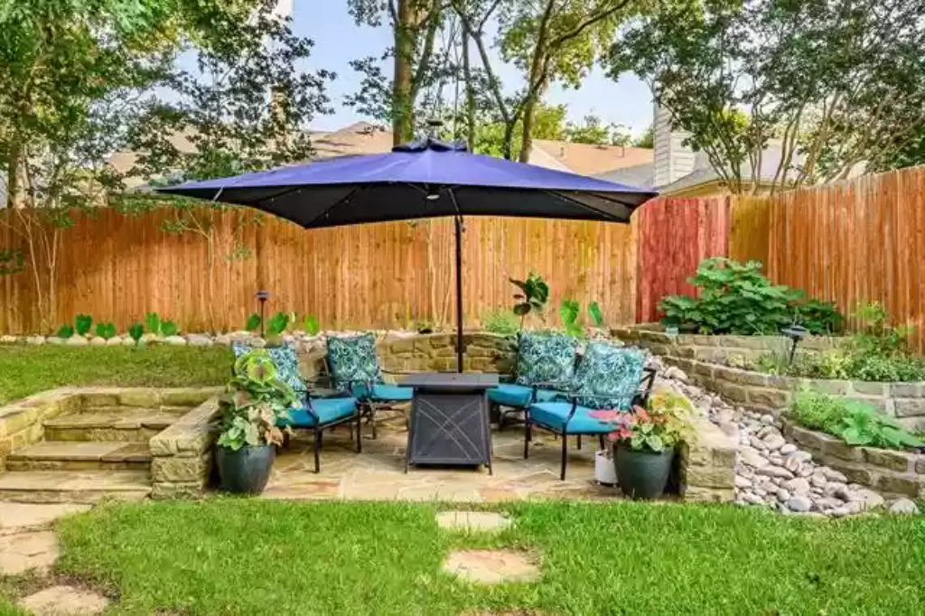 210-Silver-Oak-Front