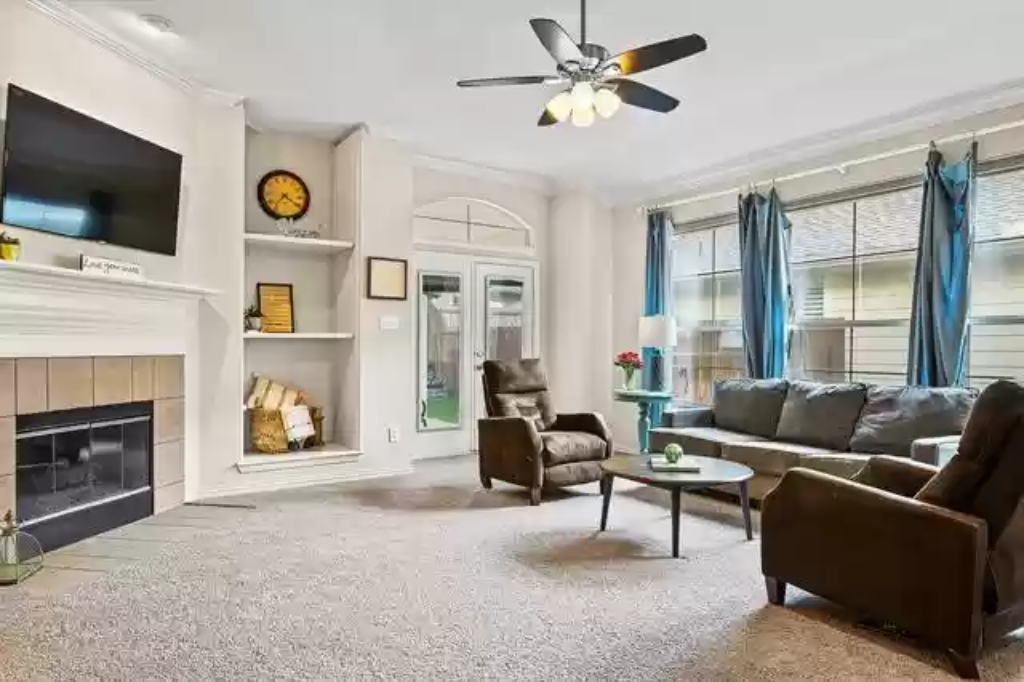 210-Silver-Oak-Front