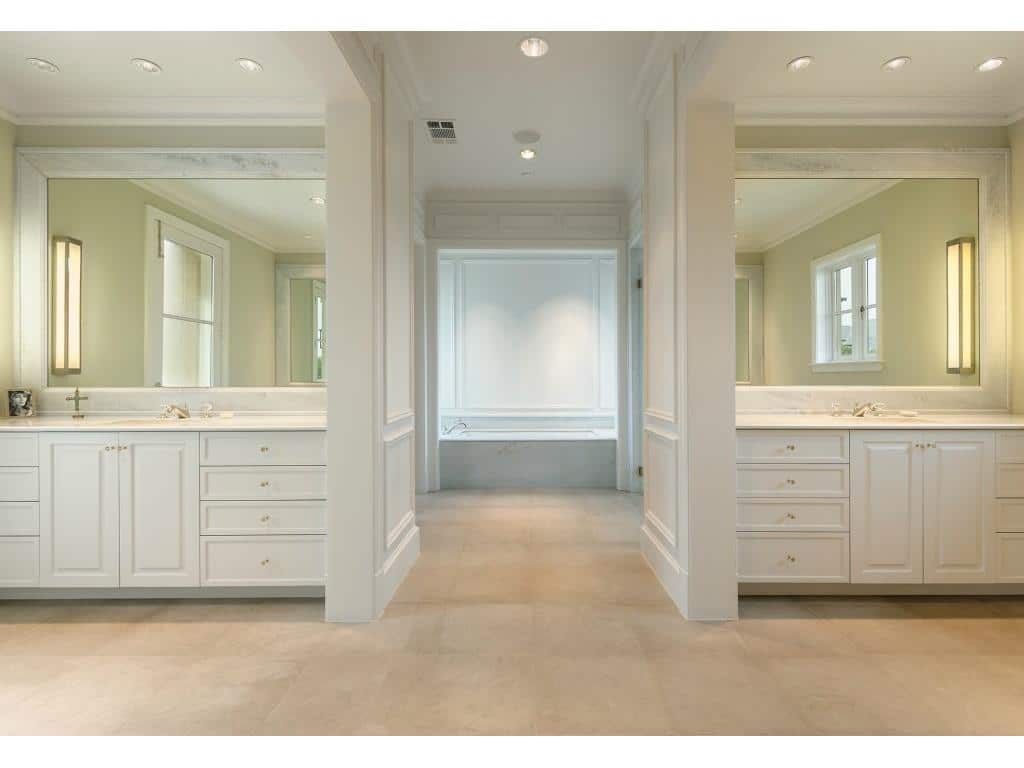 2104-cedar-Elm-Terr-master-bath