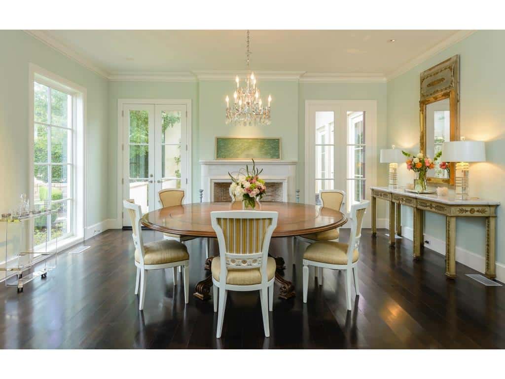 2104-cedar-Elm-dining-room