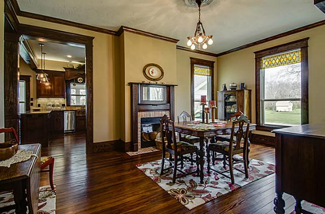 2113-Mangum-Dining