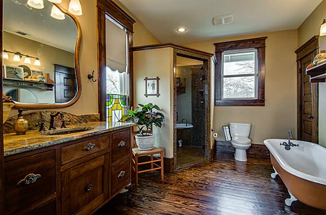 2113-Mangum-Master-Bath