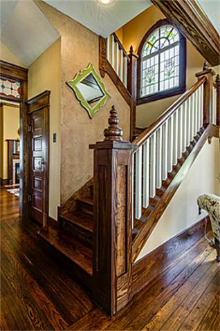 2113-Mangum-Staircase