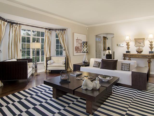 2142-Kessler-Parkway-Living