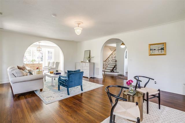 2200-Winton-Terrace-Front-2