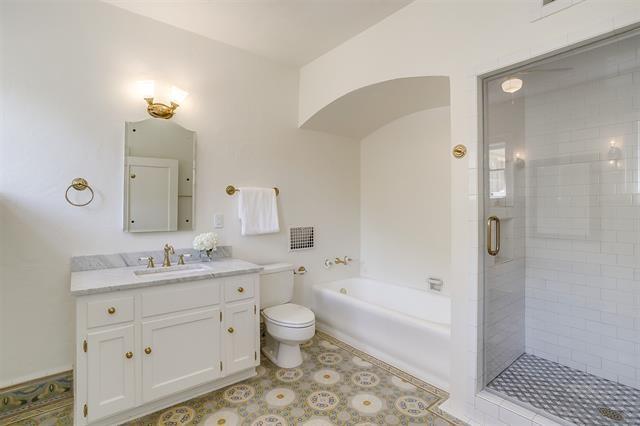 2200-Winton-Terrace-Front-2