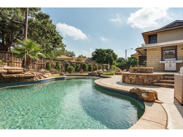 2203-W-Colorado-Pool