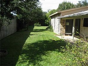 2205-Travis-patio1