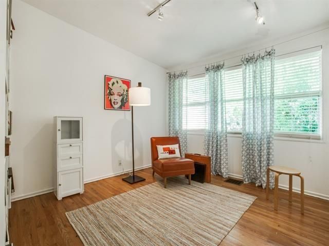 2210-Saint-Francis-p