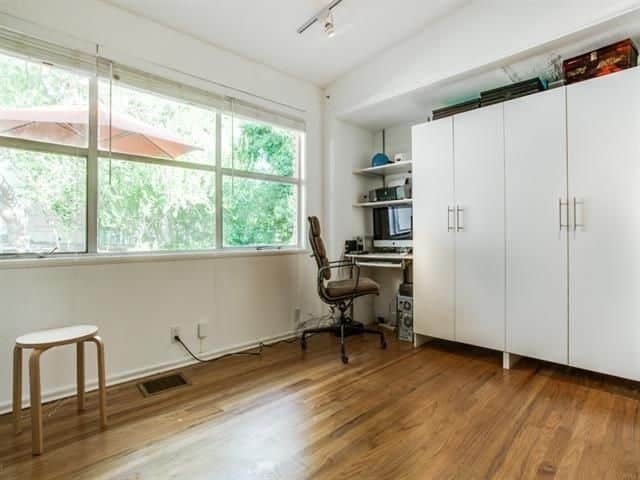 2210-Saint-Francis-r