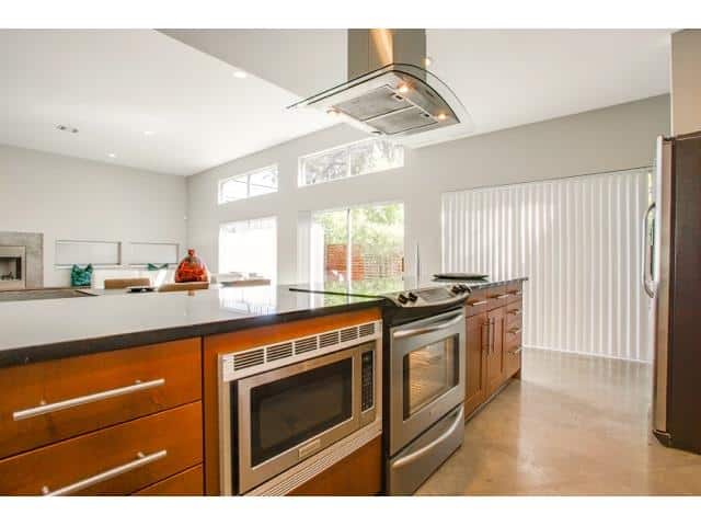 2211-N.-Fitzhugh-Kitchen-2