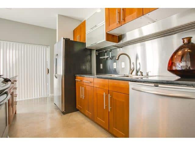 2211-N.-Fitzhugh-Kitchen-3