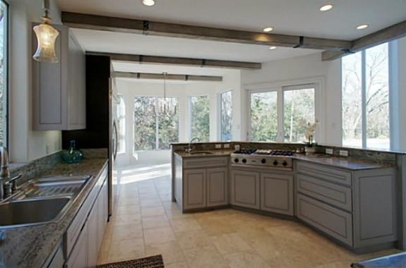 2224-Lakeridge-Kitchen-2-575x380