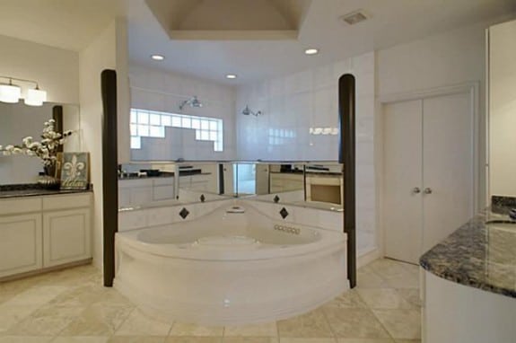 2224-Lakeridge-Master-Bath-575x382