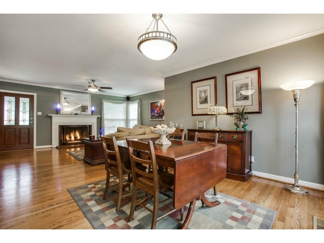 2225-Stevens-Woods-Dining