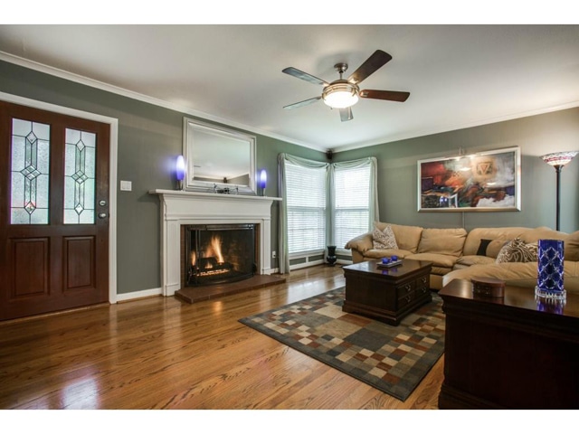2225-Stevens-Woods-Living