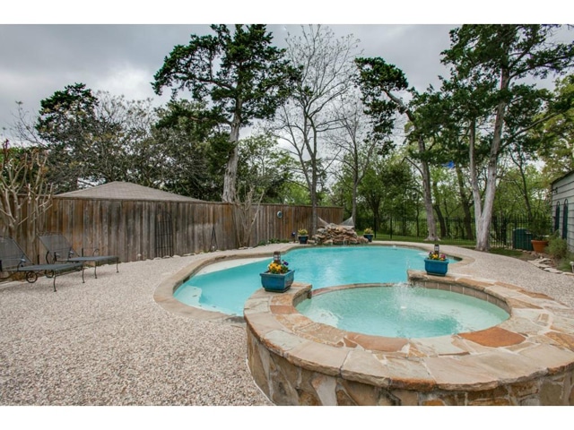 2225-Stevens-Woods-Pool