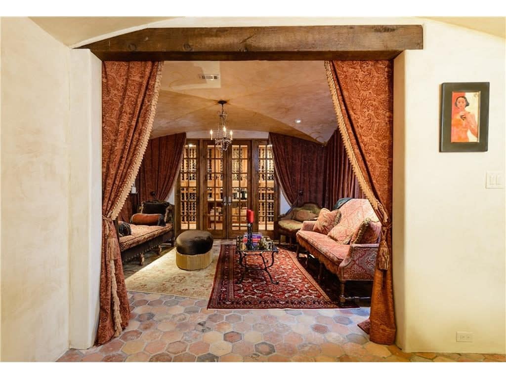 2252-king-fisher-dr-wine-room-2-1024x768