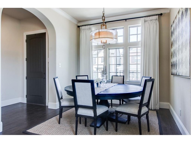 2272-Longwood-Dining
