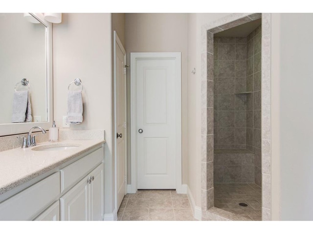 2272-Longwood-Master-Bath-2