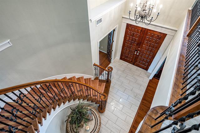 2324-Dobbins-Lane-1-1-1