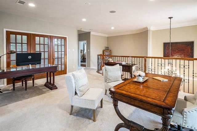 2324-Dobbins-Lane-1-1-1