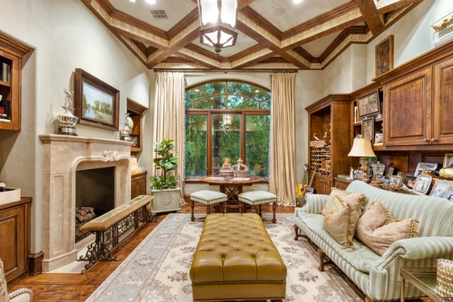 6901-Sanctuary-Lane-ext-1024x683