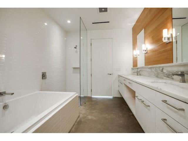 24-Vanguard-Master-Bath