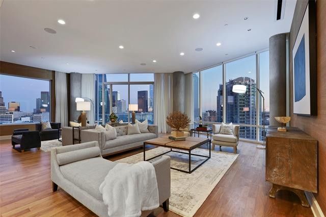 2408-Victory-Park-Lane-4