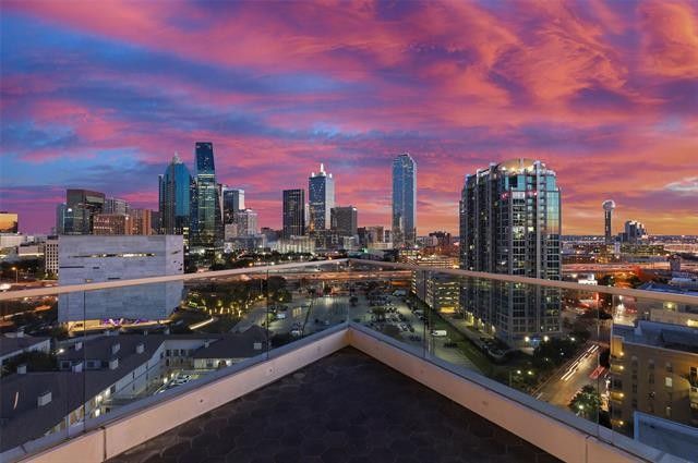 2408-Victory-Park-Lane-4