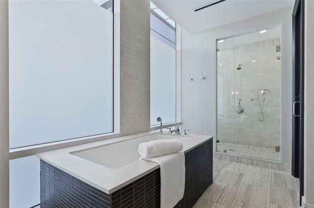 2408-Victory-Park-Lane-bedroom-master