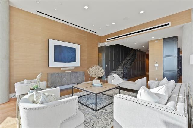 2408-Victory-Park-Lane-4