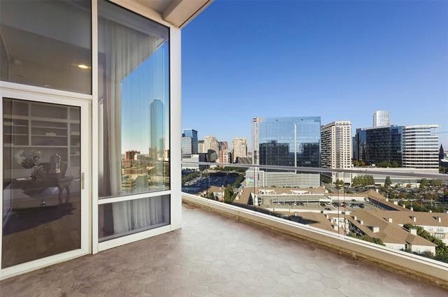 2408-Victory-Park-Lane-bedroom-master