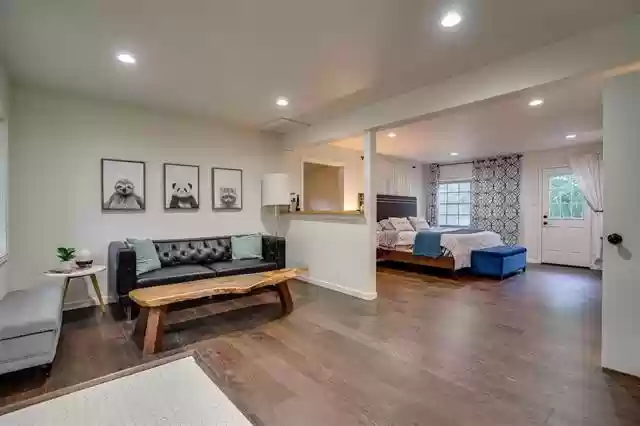 2409-Whitewood-Front