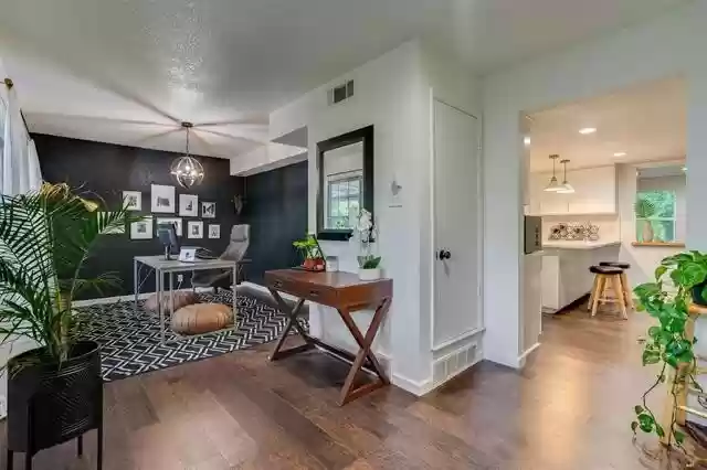 2409-Whitewood-Front