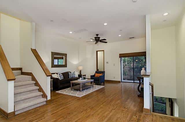 2411-Hall-Street-foyer