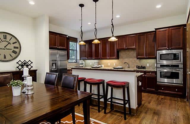 2411-Hall-Street-kit