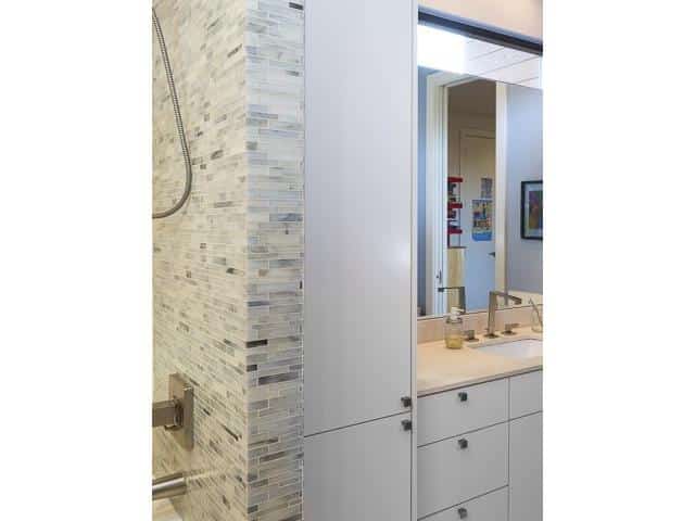 2429-Pickens-bathroom